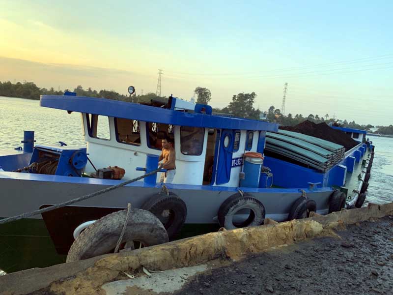 Trở than qua đường sông biển Mạnh Thành Công